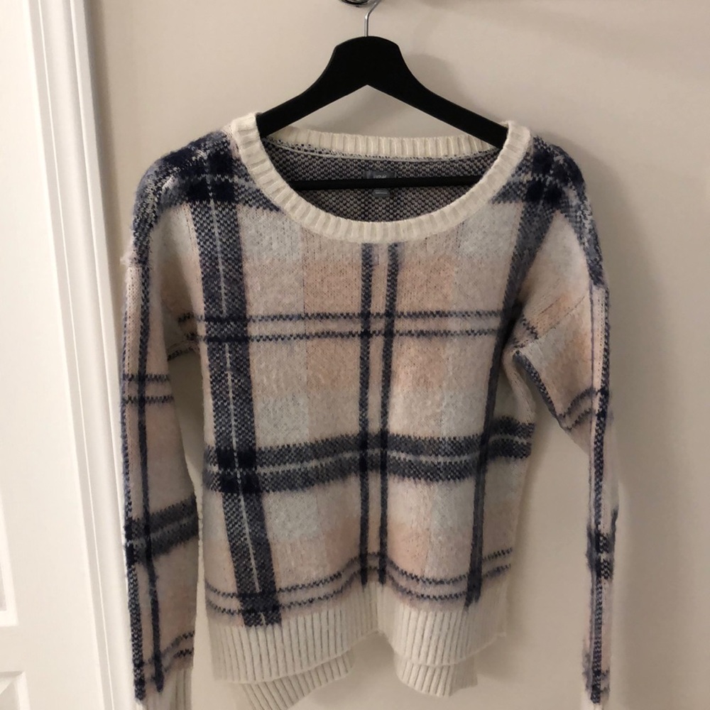 Women's sweater
